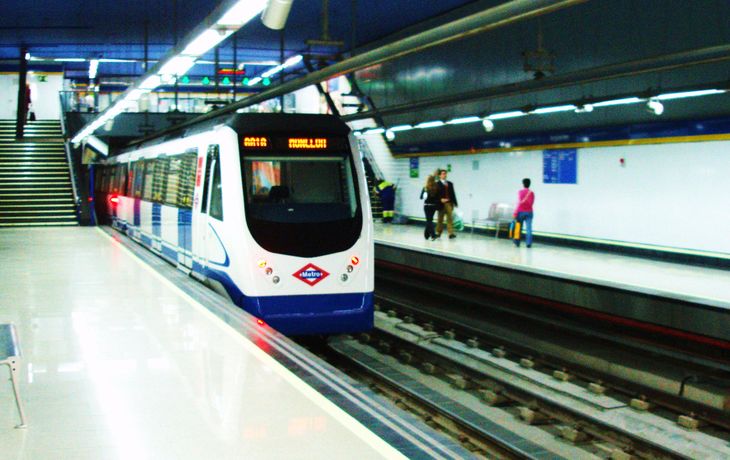 Un operario de subte encontró un cheque por 2 millones de dólares
