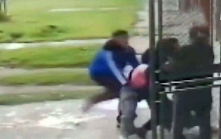Brutal ataque en manada en La Plata: fue a visitar a un amigo, lo apuñalaron y debieron amputarle una pierna