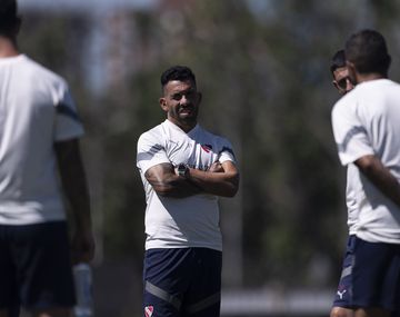 El Independiente de Tevez comenzó la pretemporada con tres refuerzos