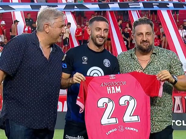Argentinos Juniors homenajeó a Ezequiel Ham: insultaron a Carlos Tevez