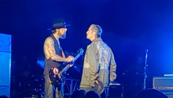 El cantante de la mítica banda Janes Addiction agredió a su guitarrista.