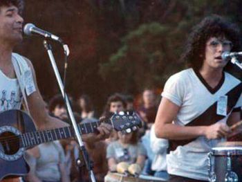Miguel Abuelo con Andrés Calamaro en Los Abuelos de la Nada