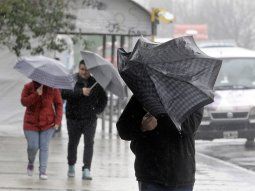 Alerta por fuertes vientos, tormentas y nevadas para hoy en 18 provincias: cuáles son