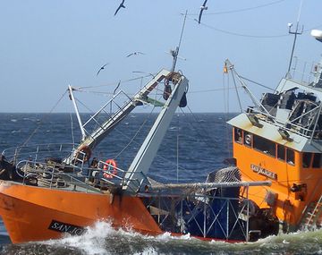 Se hundió un barco pesquero en Villa Gesell: buscan a 5 tripulantes