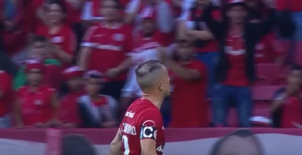 El capitán y emblema del equipo de Porto Alegre