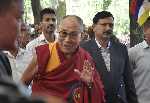 El Dalai Lama dijo que hay demasiados inmigrantes en Europa