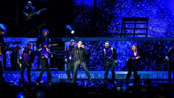 Chayanne deslumbra en el inicio de su gira en Argentina con un Arena de Buenos Aires repleto