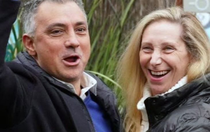 Sebastián Pareja junto a Karina Milei.