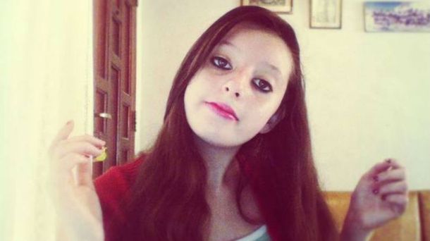 Buscan a una joven de 19 años en Berisso: fue al colegio y nunca volvió