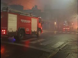Se incendia La Saladita de Avenida Brasil y Salta Se incendia La Saladita de Avenida Brasil y Salta