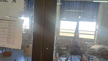 mas de 150 alumnos de un prestigioso colegio privado quedaron libres por destrozar el establecimiento mas de 150 alumnos de un prestigioso colegio privado quedaron libres por destrozar el establecimiento