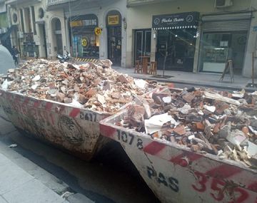 Denuncia de Rial: hay volquetes con piedras a metros del casa de Cristina Kircher