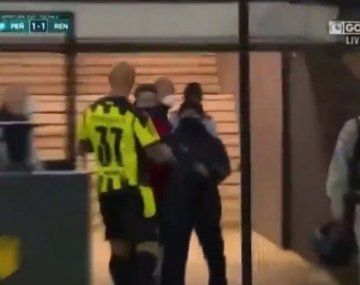 Los jugadores de Peñarol y Rentistas