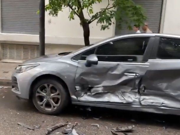 Persecución y choque múltiple en Balvanera: una mujer quedó herida