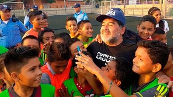 El Diez estuvo junto a niños de Nicaragua en abril de 2016 El Diez estuvo junto a niños de Nicaragua en abril de 2016