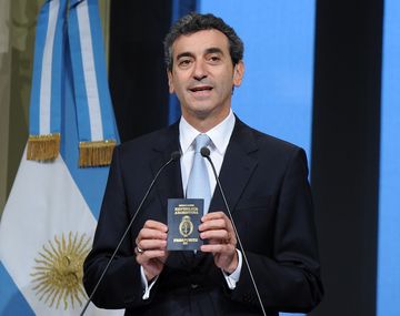 Randazzo da detalles sobre el trámite del pasaporte vía Web