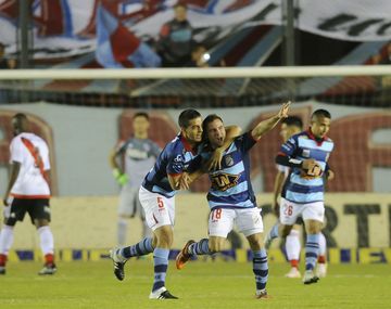 River se despidió del torneo con una derrota agónica ante Arsenal