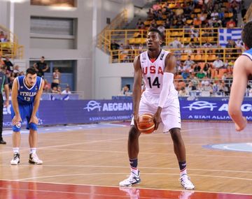 El particular modo de ejecutar los tiros libres de Chinanu Onuaku, jugador de los Houston Rockets