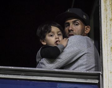 El tibio homenaje a Tevez en la Bombonera