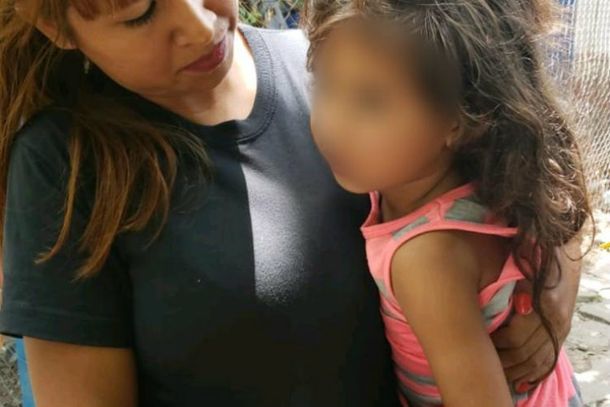 Detuvieron a una pareja que golpeó y quemó a sus tres hijos en Florencio Varela