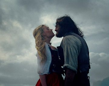 Margot Robbie en Cumbres Borrascosas: el mito de Emily Brontë que hoy vuelve a sacudir el cine