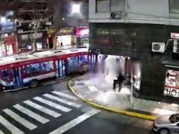 asi fue el choque del colectivo en recoleta: una mujer se salvo de milagro asi fue el choque del colectivo en recoleta: una mujer se salvo de milagro