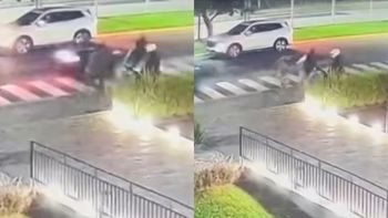 Un joven está grave tras ser atropellado por un vigilador en cuatriciclo en Unicenter. Un joven está grave tras ser atropellado por un vigilador en cuatriciclo en Unicenter.