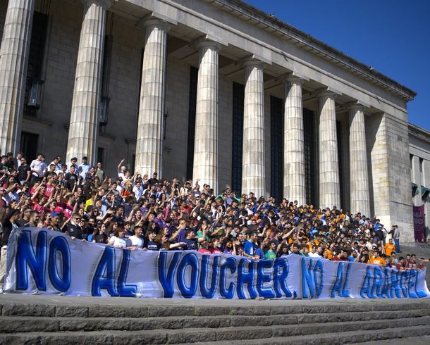 La Federación Universitaria Argentina se manifestó contra de la educación arancelada que propone Milei