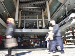 Las ventas en los comercios minoristas bajaron un 14% en octubre