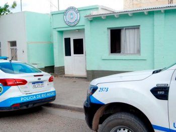 Vecinos lincharon a un joven que golpeó a su pareja delante de su bebé