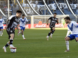 Vélez va por la recuperación y la cima frente a un golpeado Central Córdoba