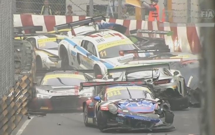 Espectacular choque de 16 autos en la Copa Mundial de FIA