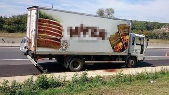 crisis migratoria en europa: 50 refugiados murieron asfixiados en un camion crisis migratoria en europa: 50 refugiados murieron asfixiados en un camion