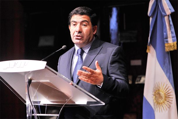 Echegaray anunció que se enviaron 300 mil cartas para invitar a blanquear