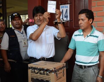Cerraron las urnas en Bolivia y Evo va en busca de su segunda reelección