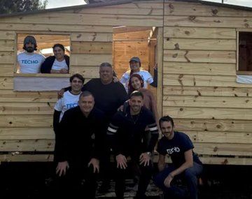 Chiqui Tapia mostró cómo serán las viviendas para los afectados por el temporal en Bahía Blanca