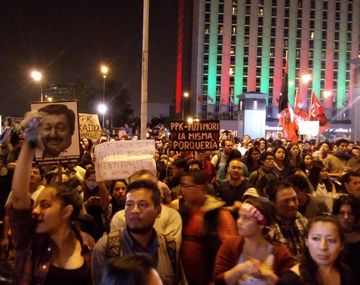 Una multitud salió a la calle a pesar de estar en Navidad