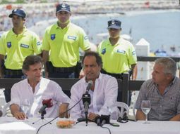 scioli promete 50% mas de policias que en 2013 scioli promete 50% mas de policias que en 2013
