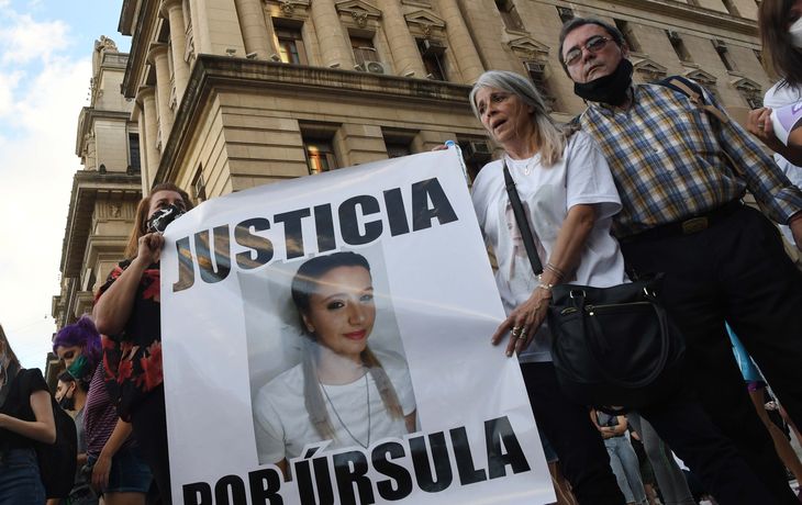 Quiero vivir sin miedo: masiva marcha en Tribunales por Úrsula y contra los femicidios