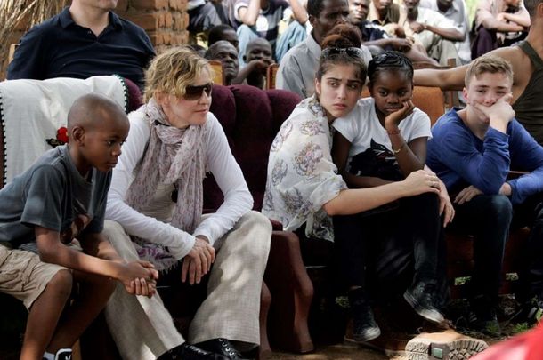 Madonna adoptará dos gemelos de Malaui