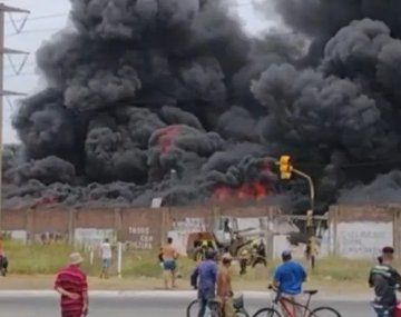 Se incendia una vieja terminal de colectivos en Varela