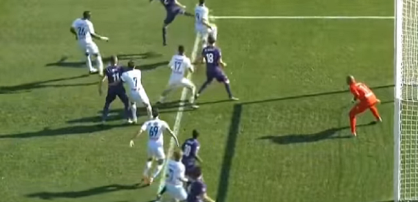 Taco, gol y punta para un defensor argentino en el Calcio
