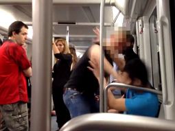 Polémica por un video de un nazi golpeando a un chico asiático en el metro