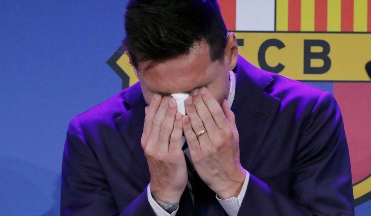 Subastan el pañuelo de la despedida de Messi por un precio millonario
