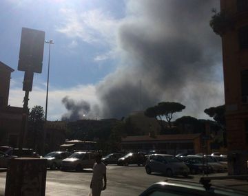 Asi se ve la columna de humo en el Vaticano