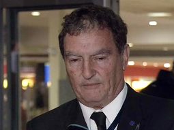 Martín Hughes, es el piloto que decidió desviar el vuelo Martín Hughes, es el piloto que decidió desviar el vuelo