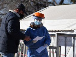Coronavirus en Argentina: 13.736 casos y 300 muertos en 24 horas