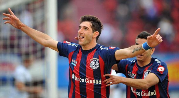 San Lorenzo goleó a Gimnasia y se sube a lo más alto