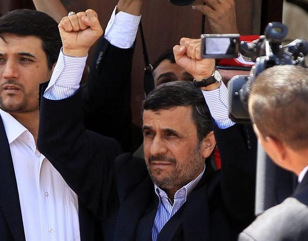 Ahmadineyad podría recibir 74 latigazos por violar la ley electoral