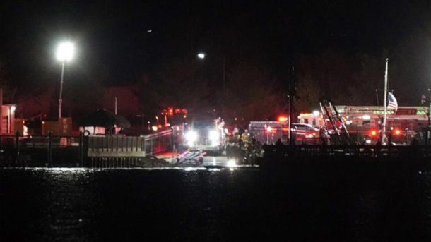 Recuperan 18 cuerpos del río Potomac tras el choque entre un avión y un helicóptero en Washington.